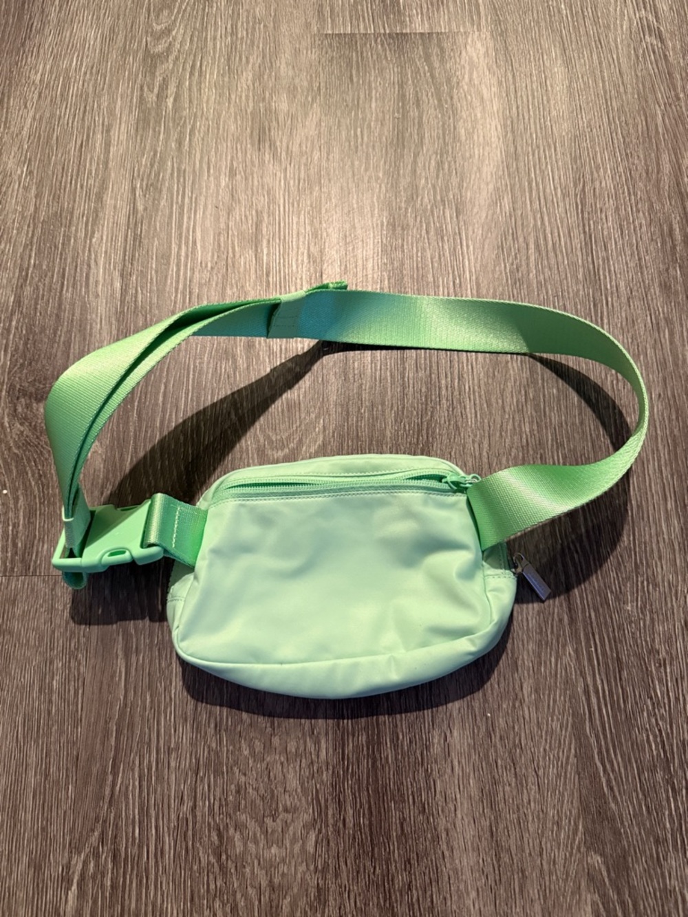 Lululemon Everywhere belt bag 1L. Mint Green Citra Lime. - Picture 2 of 3